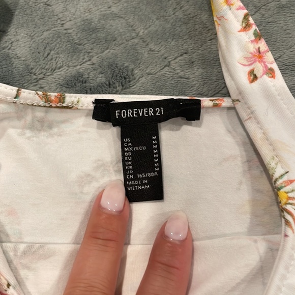 Sweat suit shorts a crop top - Picture 5 of 5